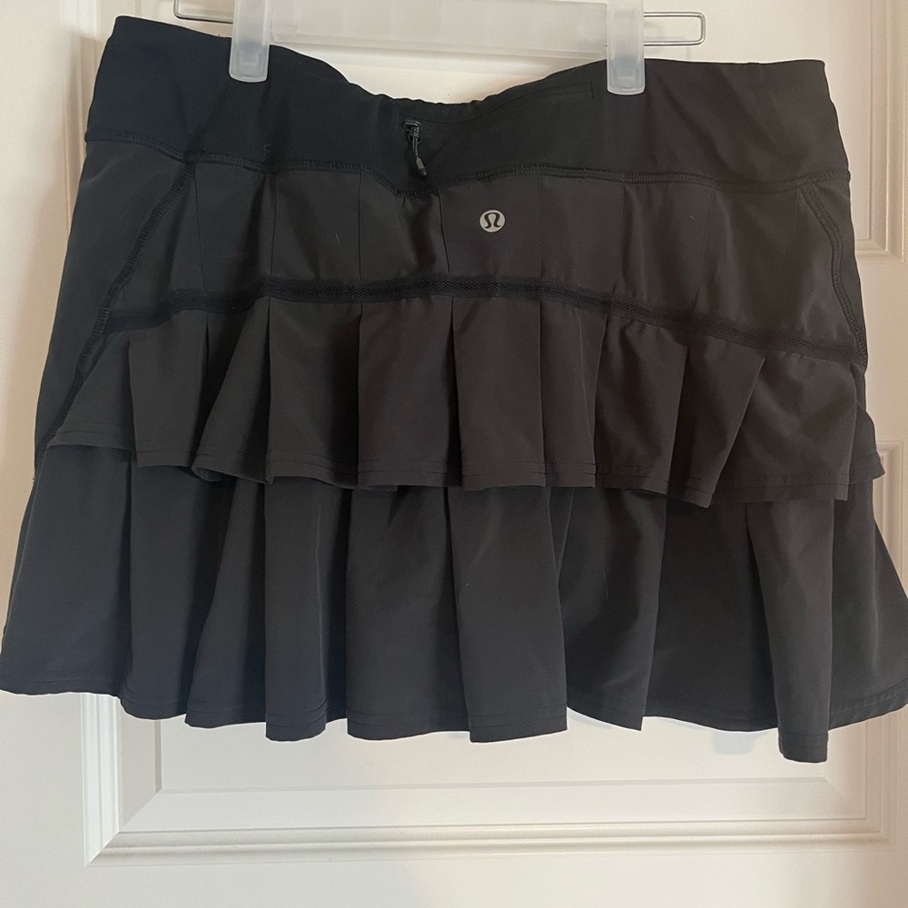 Lululemon  black pleaded skirt